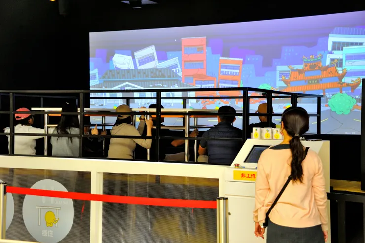 【聽導覽重溫九二一昨夜大震猶驚！專人導覽，最後還去地震教育中心體驗模擬的九二一地震，無巧不巧，昨天晚上東部外海才發生芮氏7級的大震。】