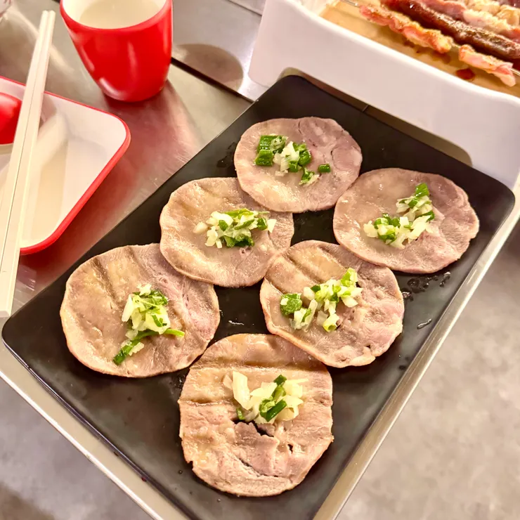 鹽蔥牛舌（180元）