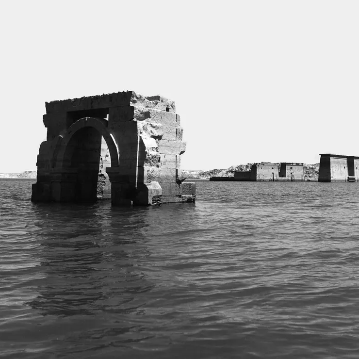 1960年菲萊神廟(在菲萊島上）被洪水淹了大半以上。引自wikipedia