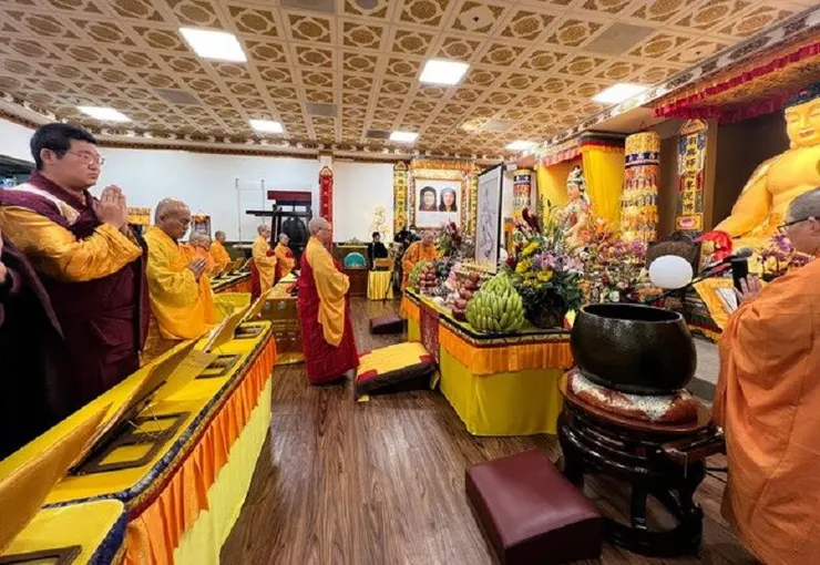 聖蹟寺大雄寶殿隆重舉行慶祝南無觀世音菩薩聖誕法會,禮請華藏寺住持若慧孺尊主法。