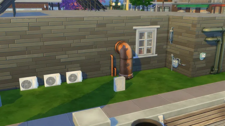 這邊算是超市的背面，所以安裝了冷氣機和電箱。