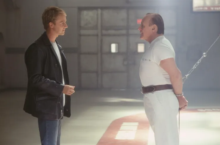 很喜歡這顆鏡頭，剛好一白一黑的設定，超級有趣。圖片來源自：Red Dragon IMDb