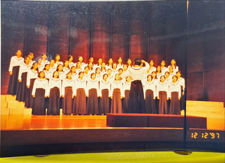 上學期的校慶演出，由黃同學擔任學生指揮。