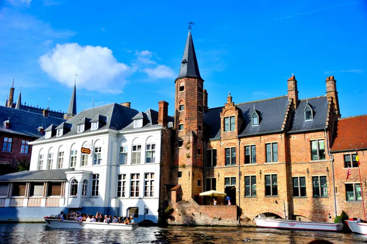 【仰望凍結的中世紀繁華見證滄桑 卻無處不美毋須在哪裡特別駐泊】