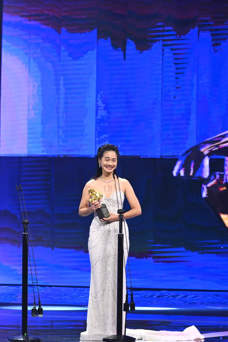 第 62 屆金馬獎頒獎典禮，最佳女配角陳雪甄。／影像提供：台北金馬影展執行委員會