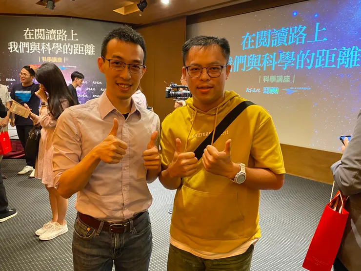 來張與瓦基大大的合照