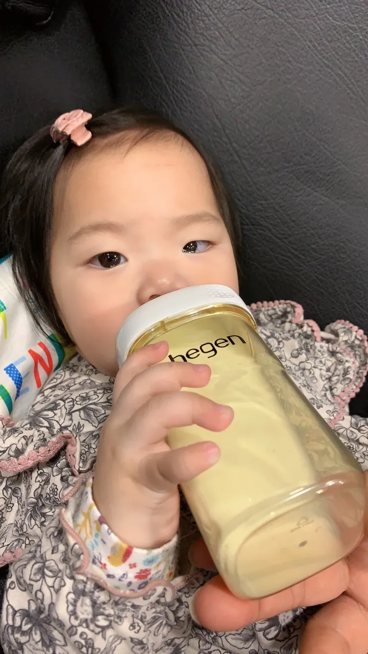 能恩水解茁悅順口濃郁的配方，讓希希自動自發喝捏捏