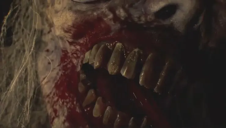 節錄至《惡靈古堡:安魂曲》過場畫面。