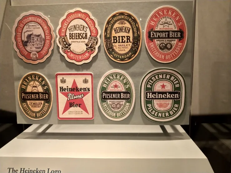 各時期的logo演變