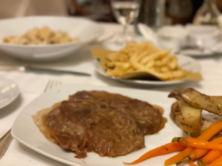 烤小牛膝火腿排