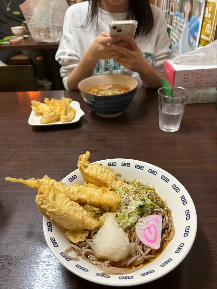 明明是日式料理,店員卻是尼泊爾人