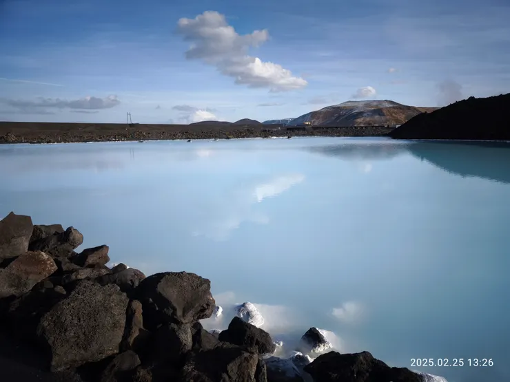 前往藍湖沿路的風景就很美了