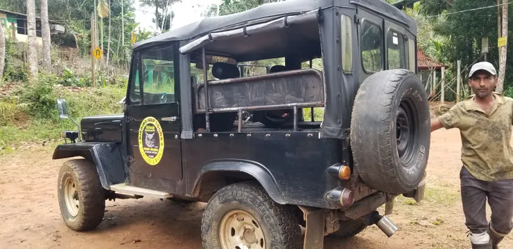 這種吉普車是Sinharaja地區常用到的代步車輛
