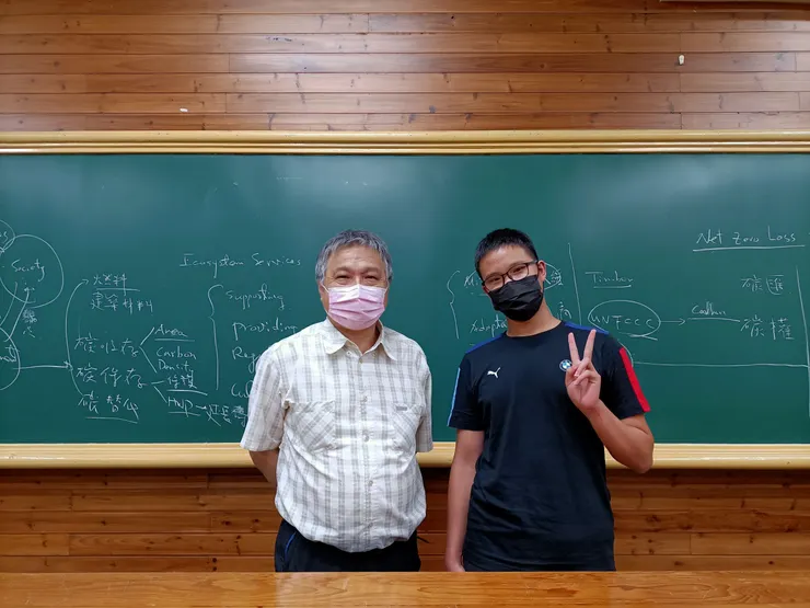 2022.10.21 因為敢說的關係，所以我去台大森林系旁聽〈森林經營學〉課程，讓我開始對森林系感到興趣