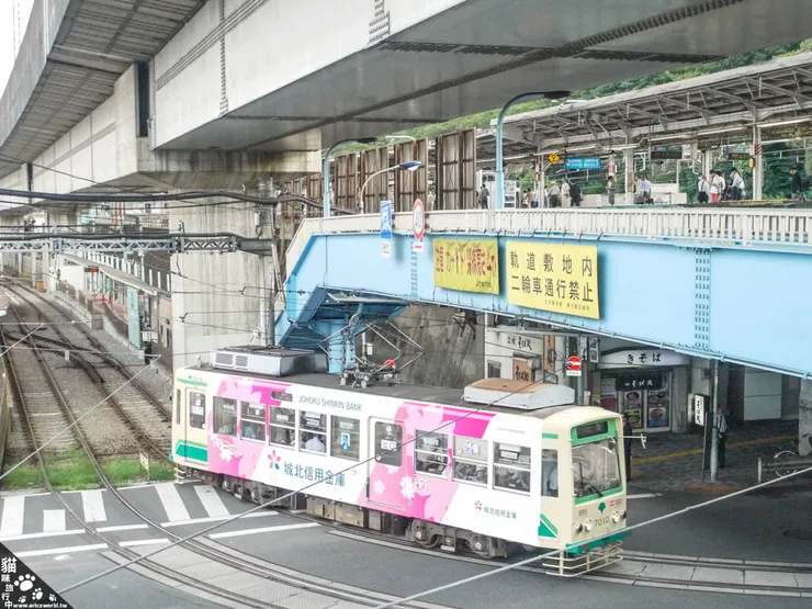 圖.電車大轉彎ing〔甩尾〕。