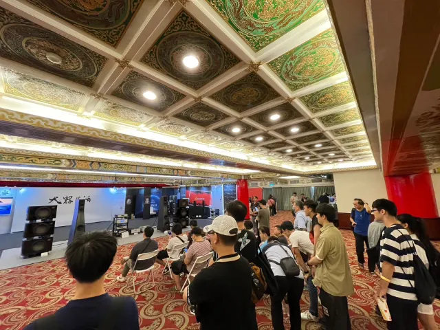 除熱愛音響的發燒友族群之外,亦不乏年輕客及家庭客到場參觀。(圖:台灣音響發展協會提供)