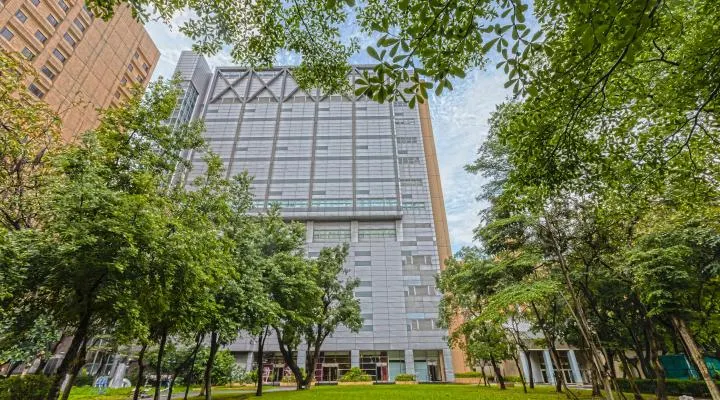 台北100-150人場地推薦五|台大醫院捷運站場地 大樓外觀