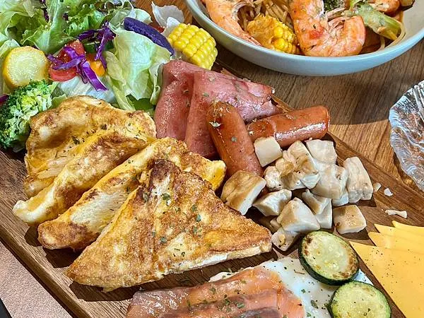 (南機場美食)小星星早午餐&輕食~豐盛早午餐、清爽沙拉、特製