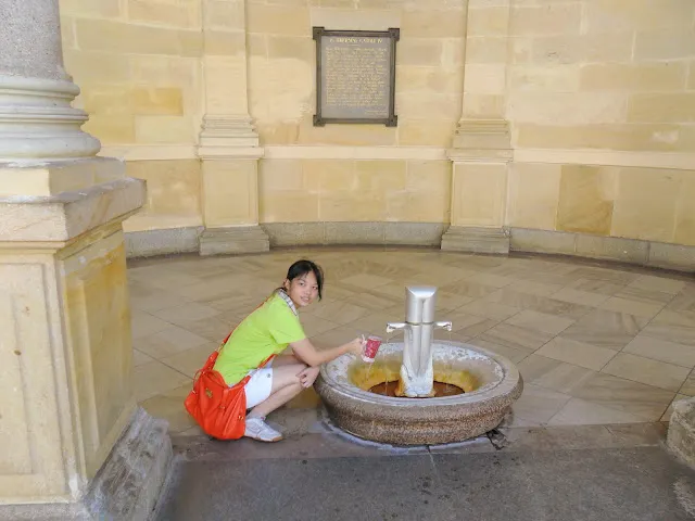 捷克卡羅維瓦利特色溫泉杯與喝溫泉體驗