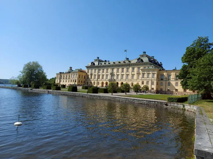 位於梅拉湖畔的皇宮