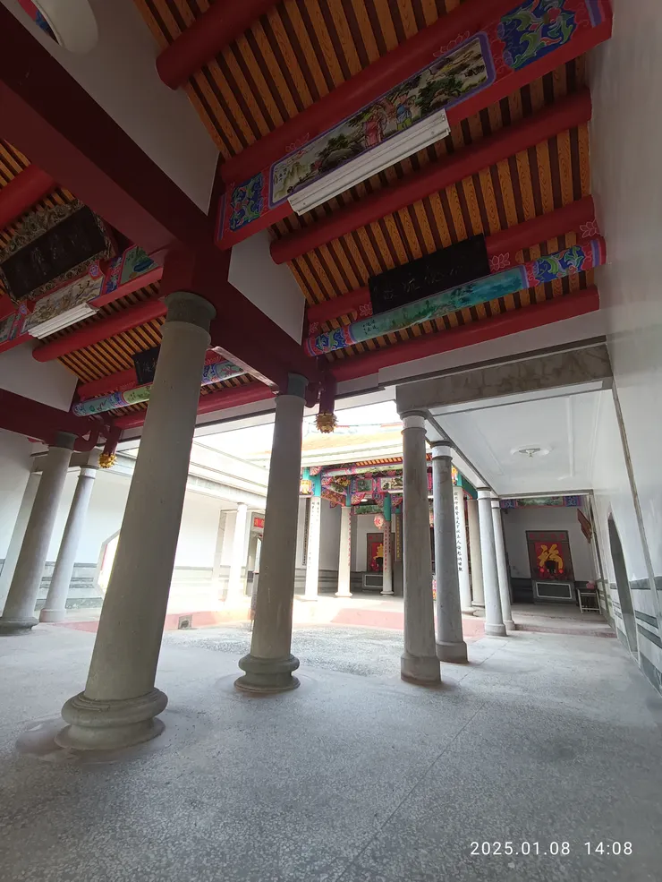 騎遇古宅，自拍攝