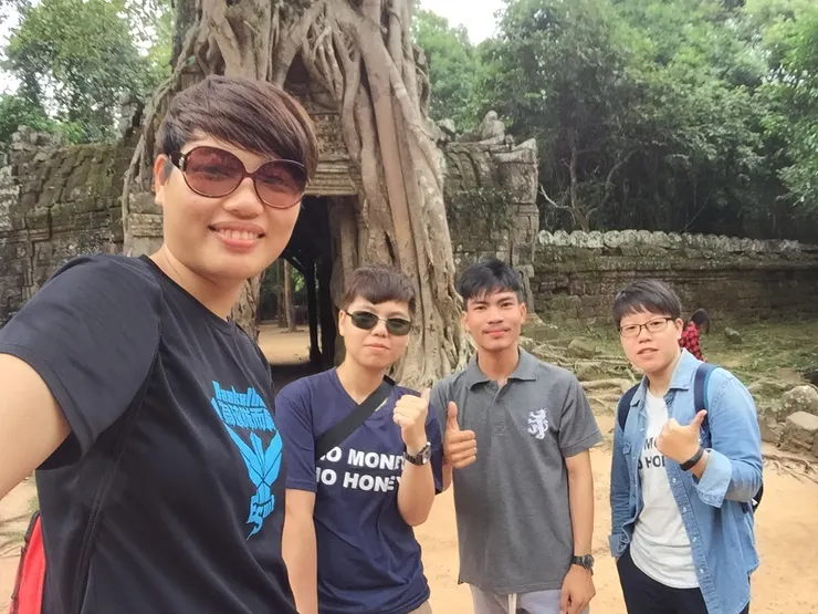 夜市小販的小哥出現在吳哥窟中生意做很大