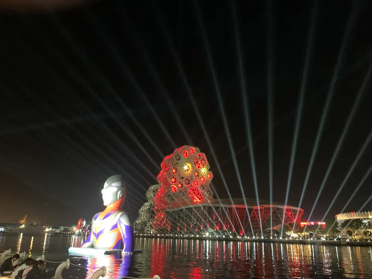 熱血、詭異、神聖、莊嚴、奇幻集一身阿!