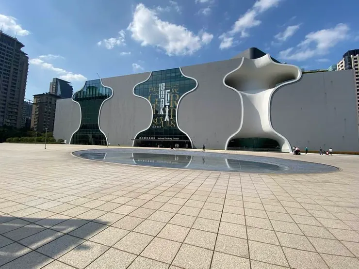 怎麼拍都很美的台中歌劇院