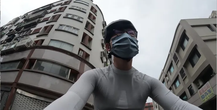 天氣陰陰的讓旅程增添不確定性。