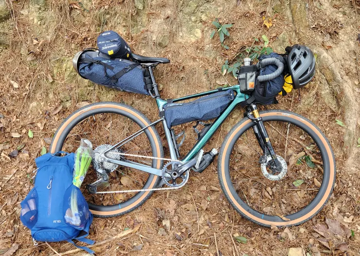 全部裝上車啦~~背包我都是用來裝食材的。