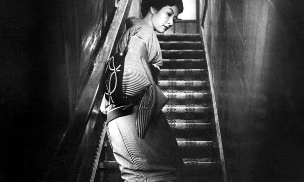 女が階段を上る時, 1960