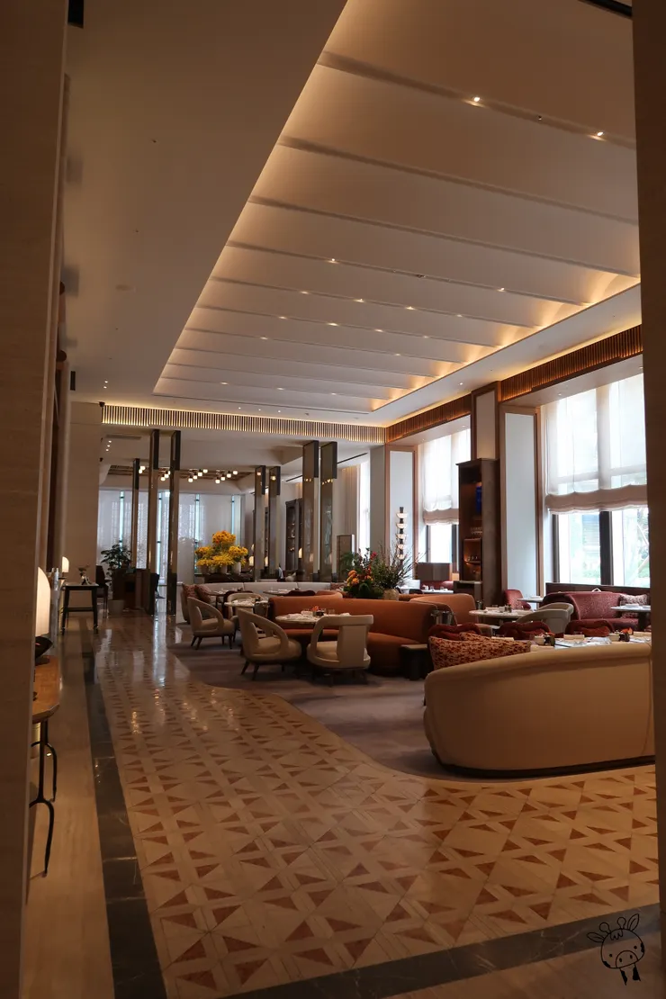 我們吃完的時候，下一場客人還沒開始，才得到這空景