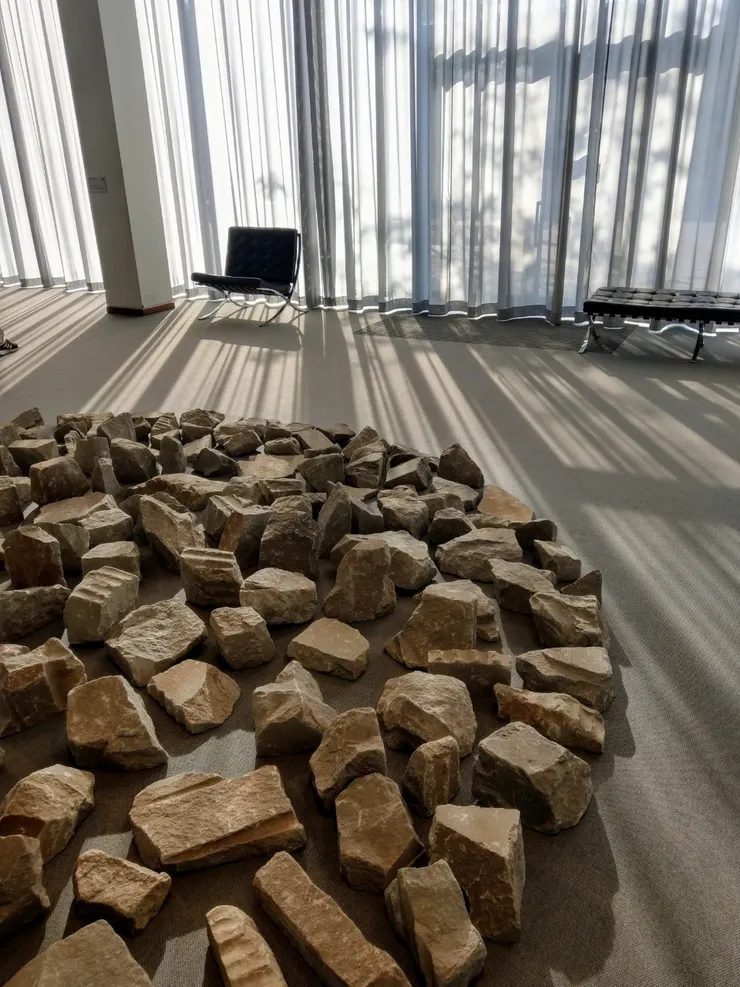 Mies設計的「巴塞隆納椅（Barcelona Chair）」