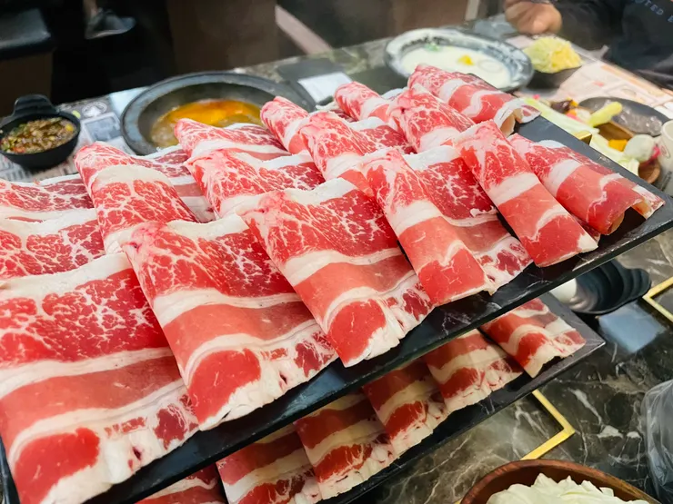 油花較多的牛肉口感更潤滑，而且不膩