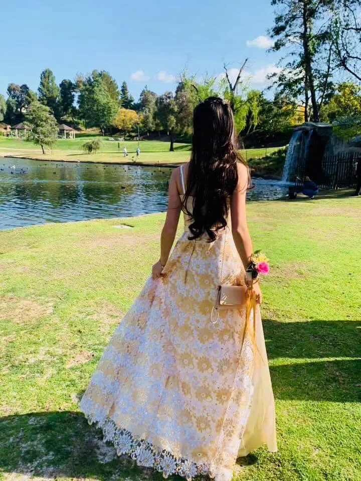 妮妮的畢業舞衣