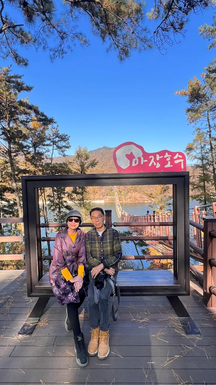 不免俗的在框框拍張吊橋照