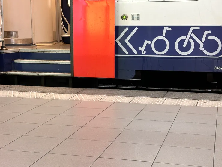 比利時的火車也是一樣的設計