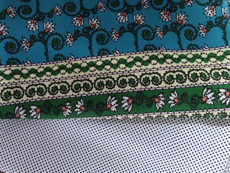 路邊的小小布攤百花與水玉.2.2