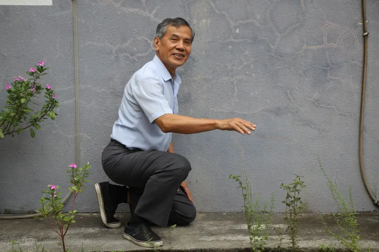 ake their current photos