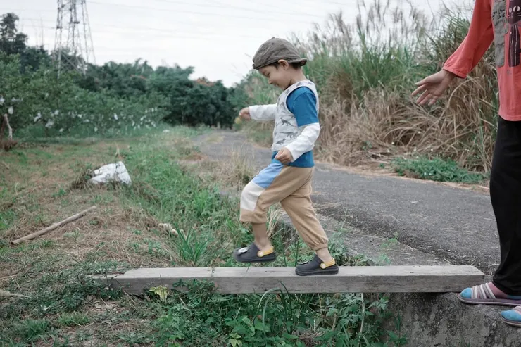 光這個小小獨木橋就玩了快半小時