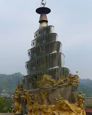 元寶造型的金爐(圖片截圖於網路)
