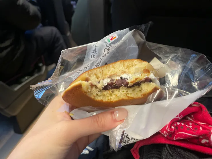 被朋友推坑7-11銅鑼燒，有點驚人...最後一天去機場前還特地去買了一個