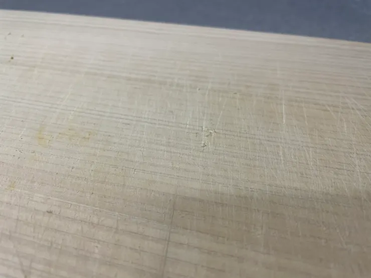 深刻的刀痕(作者拍攝)