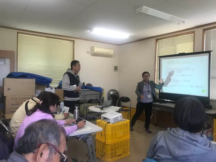 解說的市政府小姐