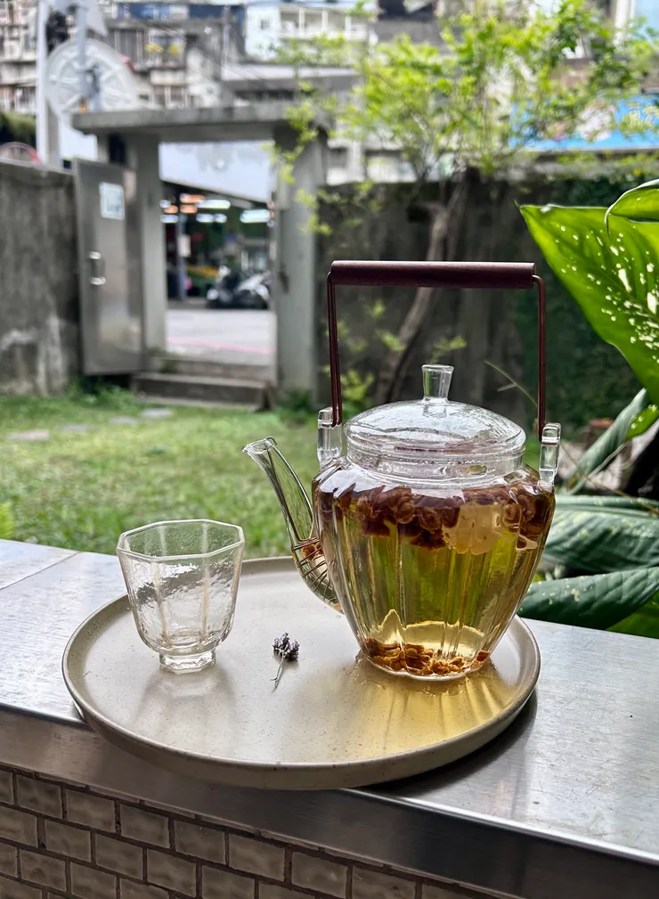 （淡水再再咖啡）