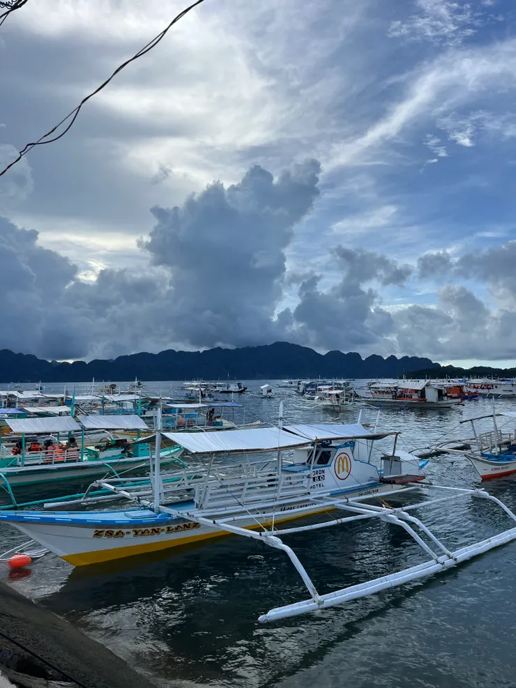 從鎮上港口出發