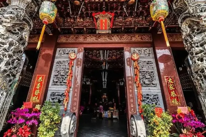 石鐘及浮雕工藝(圖片截圖於網路)