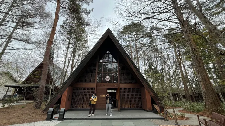 有不少人會來這邊結婚。