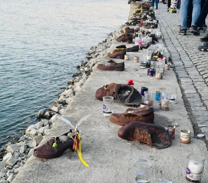 多瑙河岸的鞋子 紀念二戰期間被法西斯殺害的平民