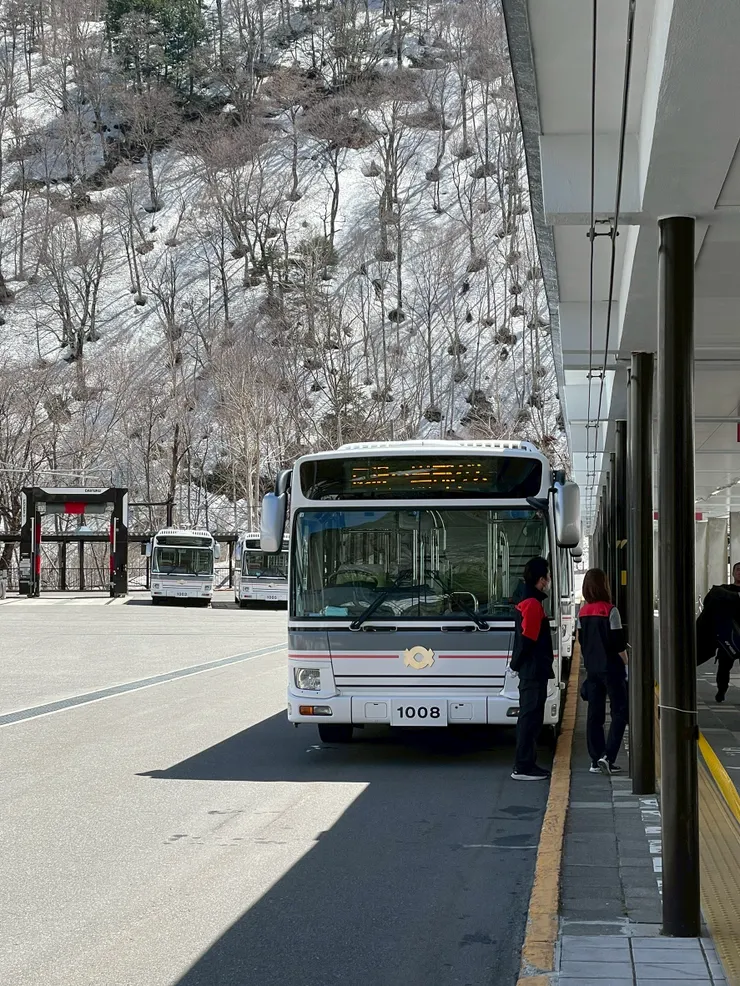 後面的雪景真的很壯觀